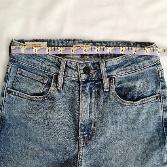 Levi's Premium Denim 721 High Rise Cut Off Denim Jean Shorts Raw Hem 25 (0) - Picture 12 of 15